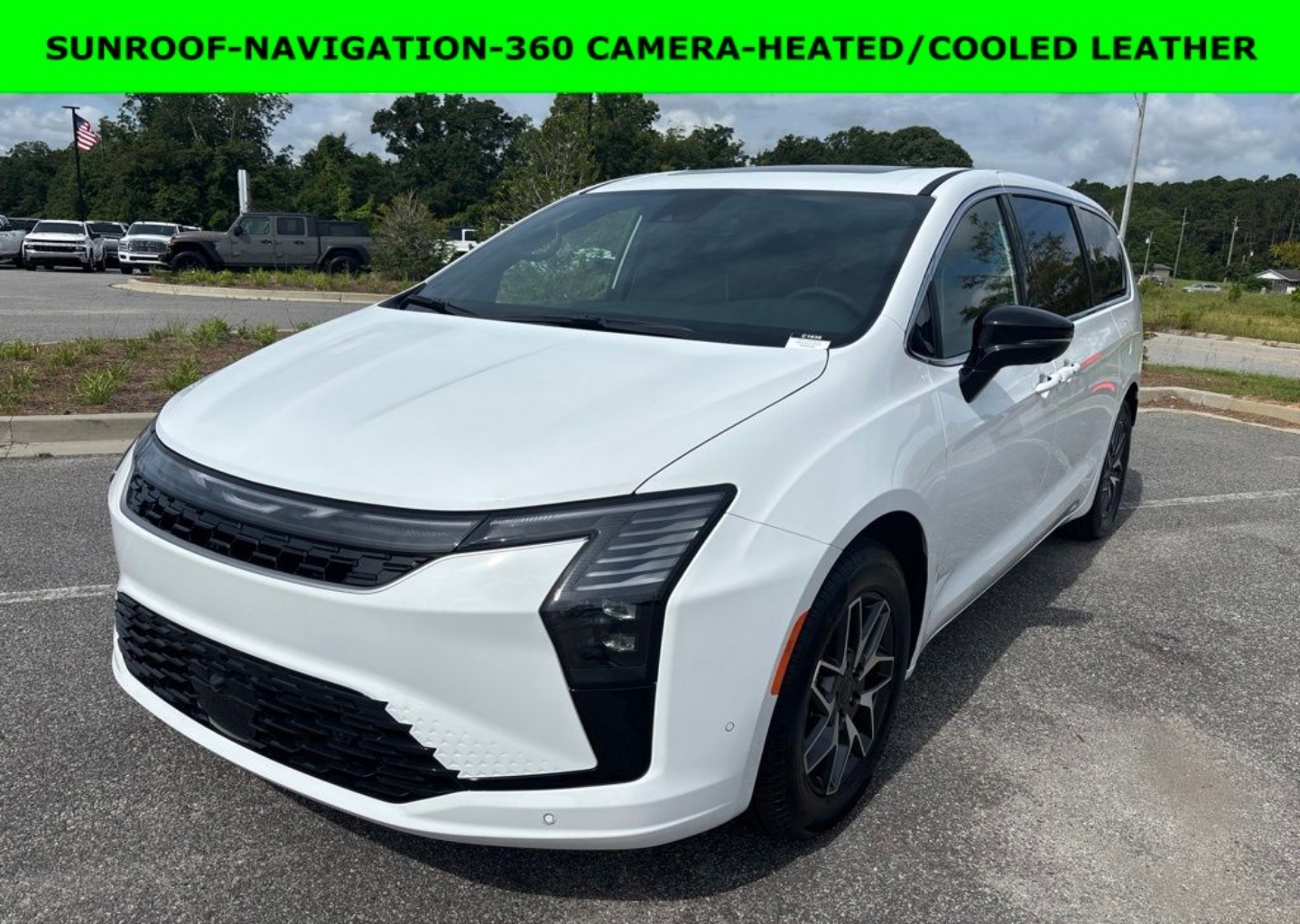 2027 Chrysler Pacifica Limited's photo