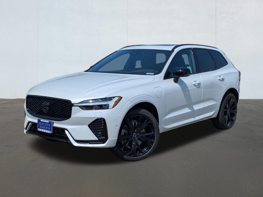 2026 Volvo XC60 Plug-In Hybrid Black Edition Ultra, T8 AWD Electric/Gasoline, Dark