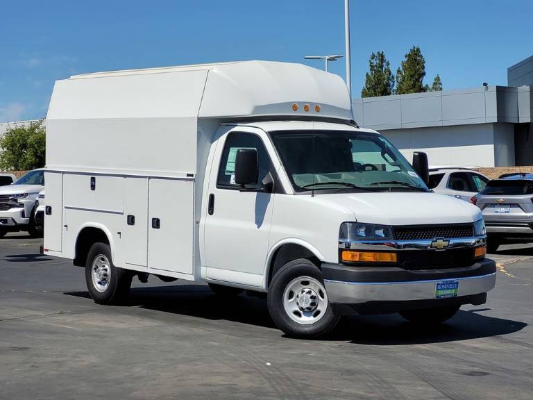 2024 Chevrolet Express 3500 2 Door Cutaway Van