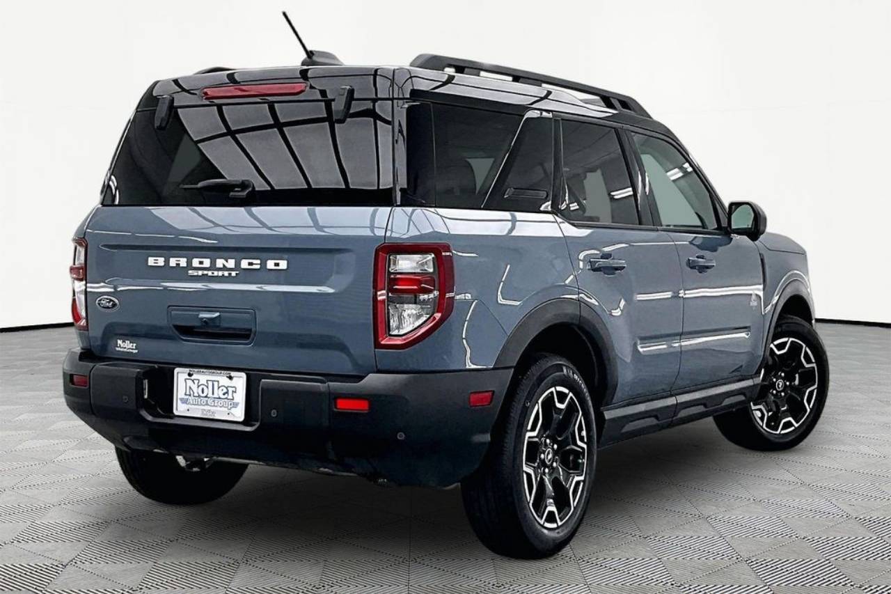 Certified 2025 Ford Bronco Sport Outer Banks with VIN 3FMCR9CN2SRE57602 for sale in Kansas City