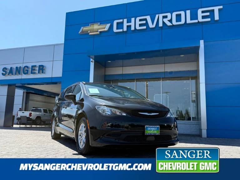 2023 Chrysler Voyager LX