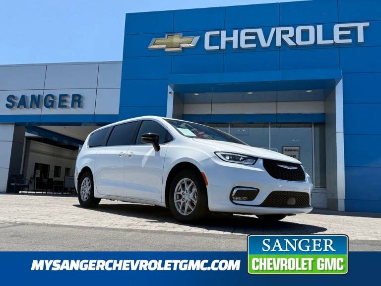 2025 Chrysler Pacifica Select