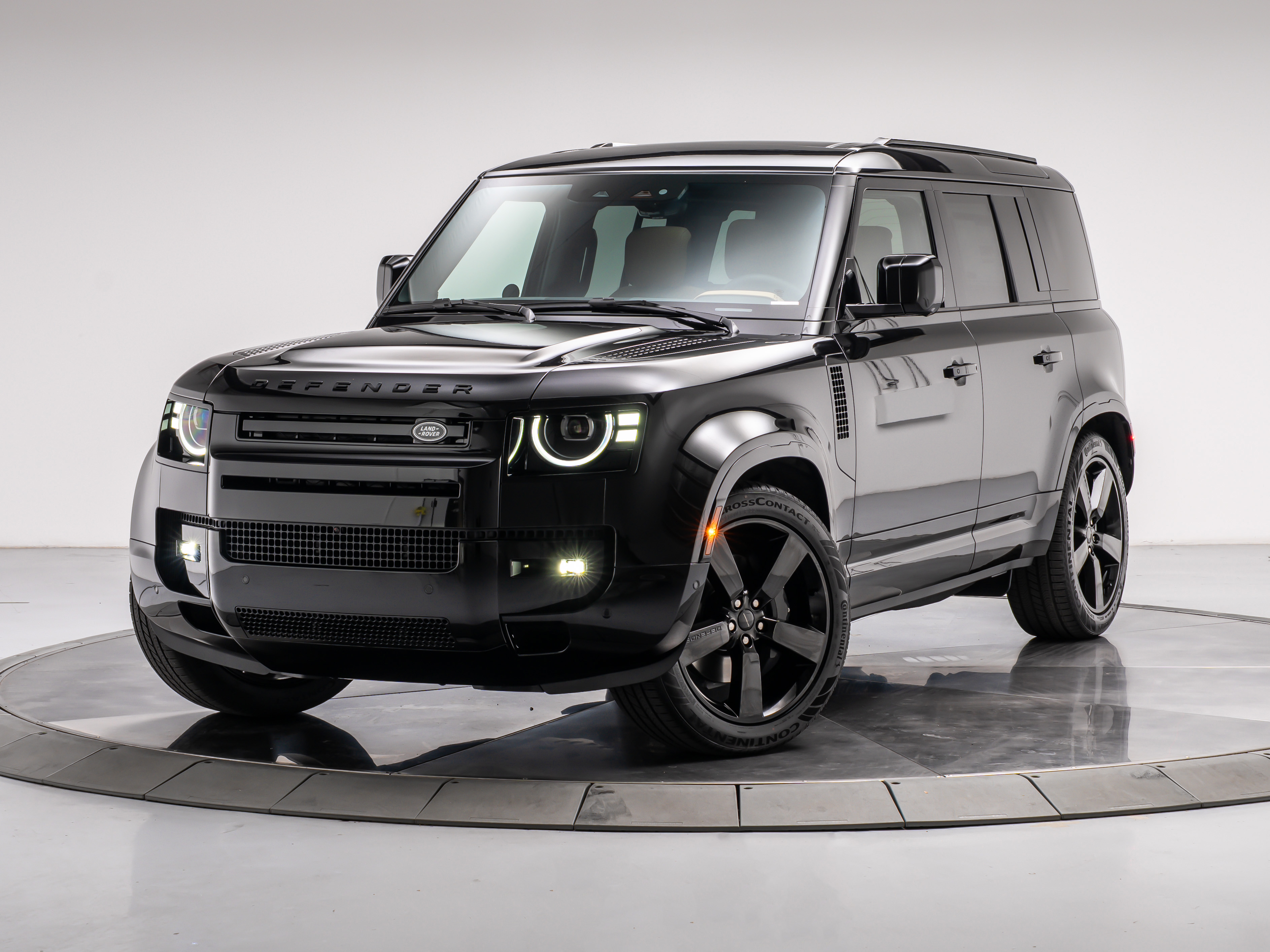 New 2026 Land Rover Defender P400 X-Dynamic SE