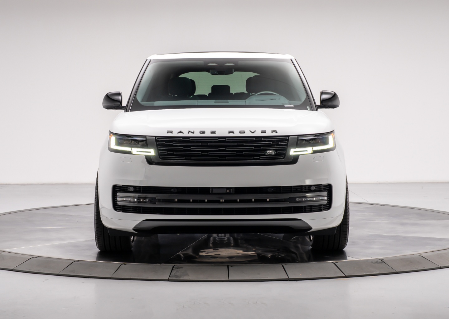 2025 Land Rover Range Rover SE - Photo 8