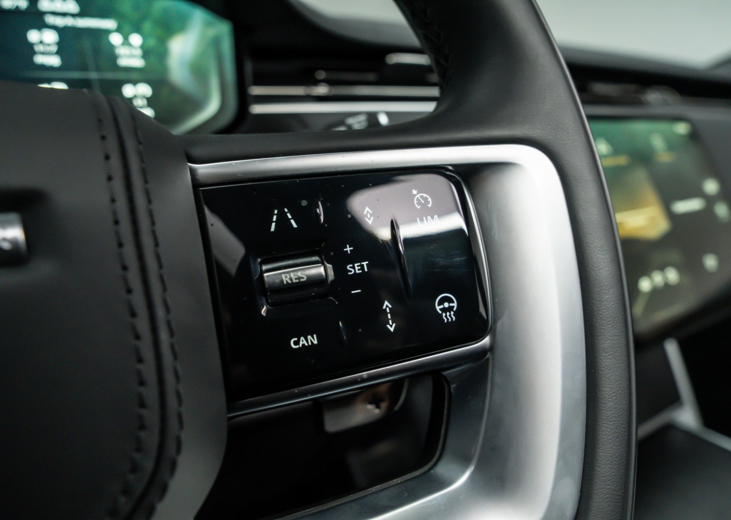 2025 Land Rover Range Rover SE - Photo 21