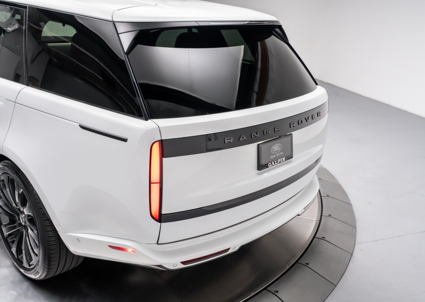 2025 Land Rover Range Rover SE - Photo 30