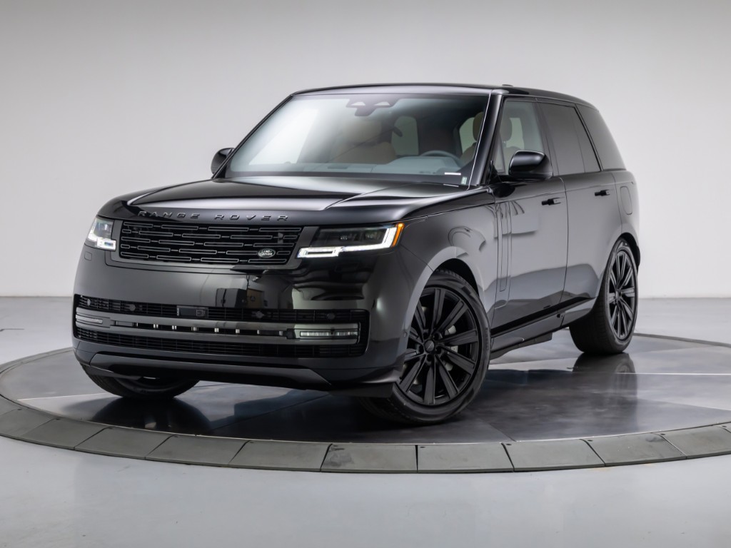 2026 Land Rover Range Rover P550e SE