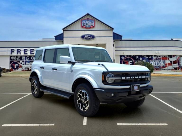 2026 Ford Bronco Outer Banks