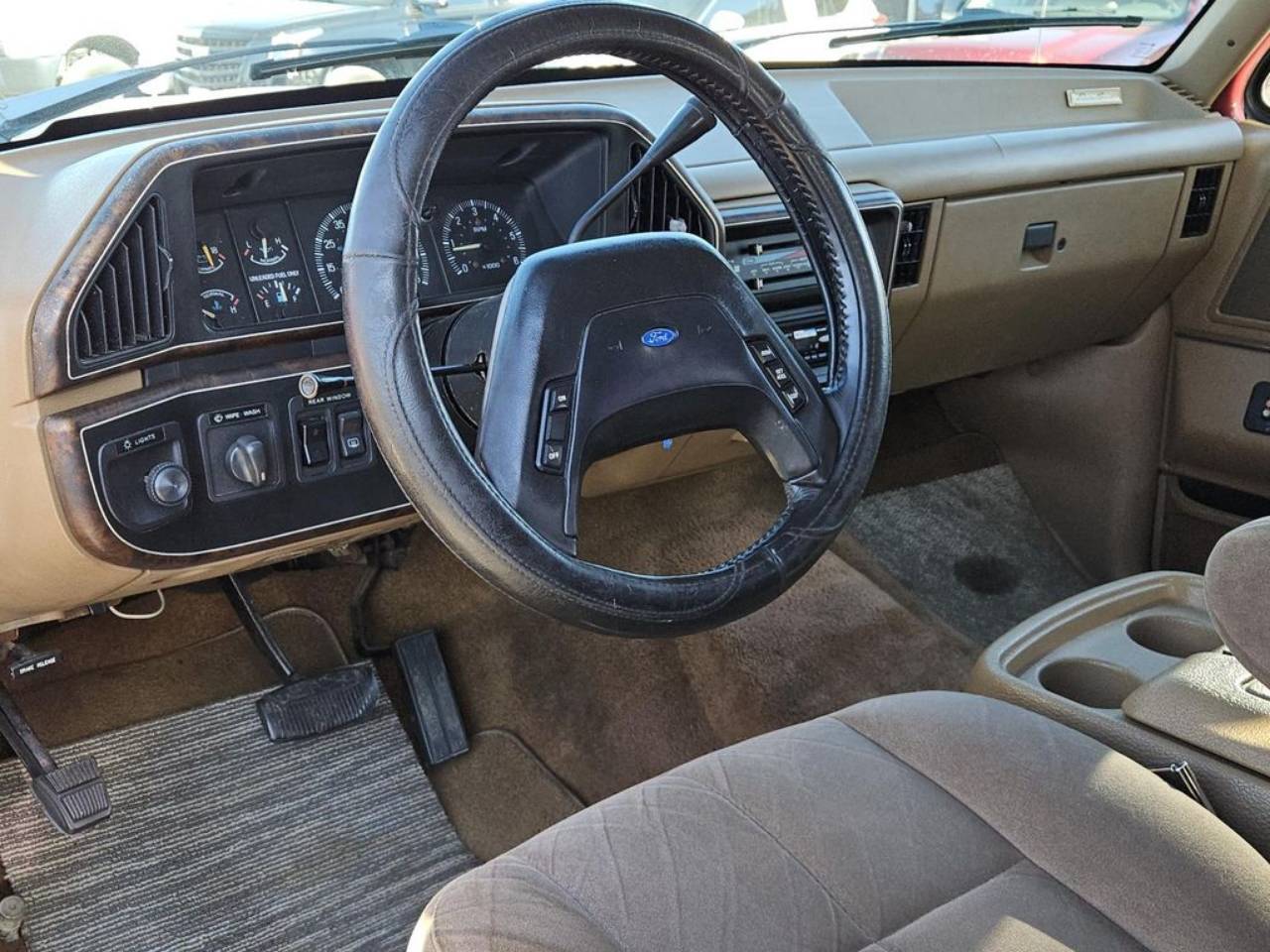 1991 Ford Bronco - Photo 11