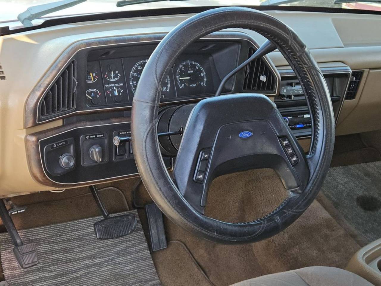 1991 Ford Bronco - Photo 12