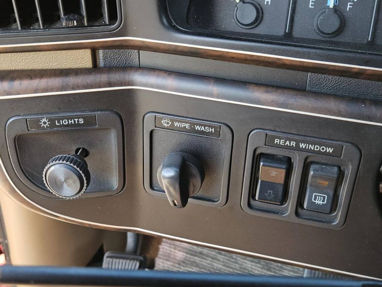 1991 Ford Bronco - Photo 15