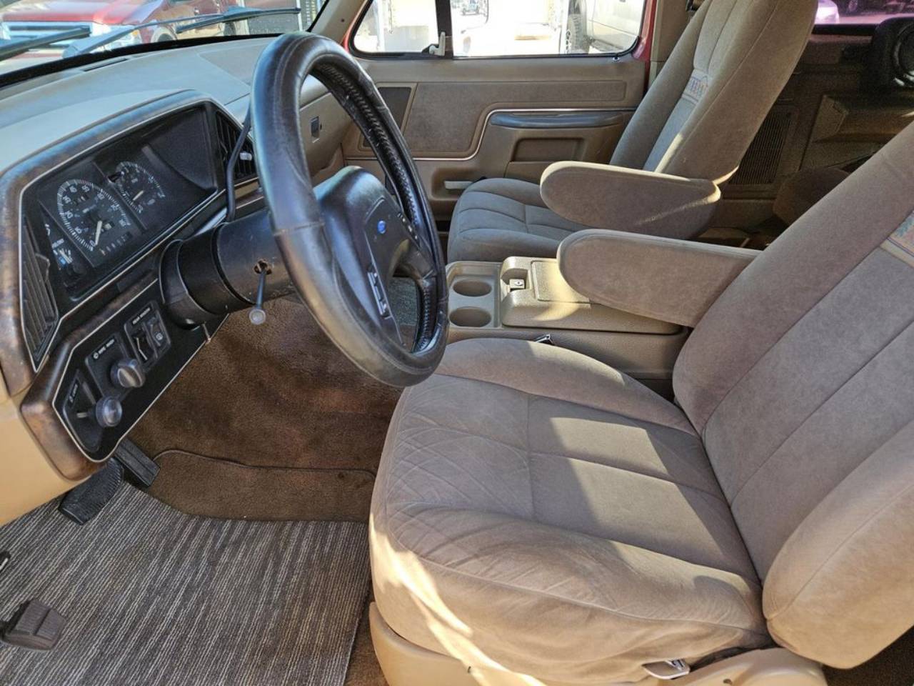 1991 Ford Bronco - Photo 20
