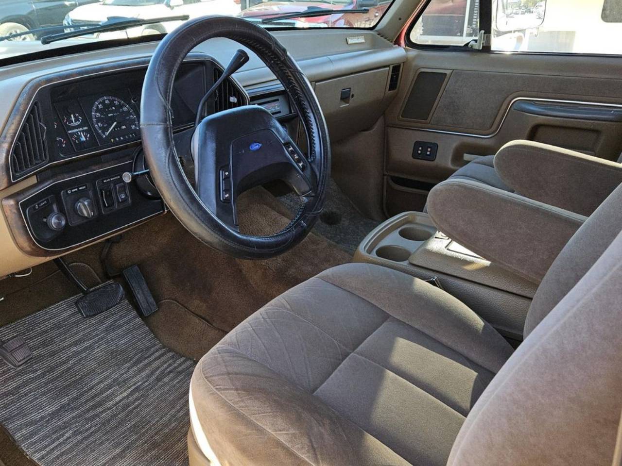 1991 Ford Bronco - Photo 24