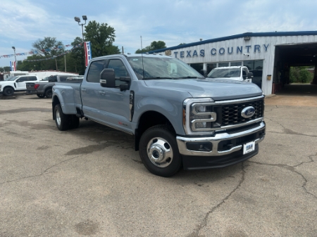 2026 Ford Super Duty F-350 DRW LARIAT