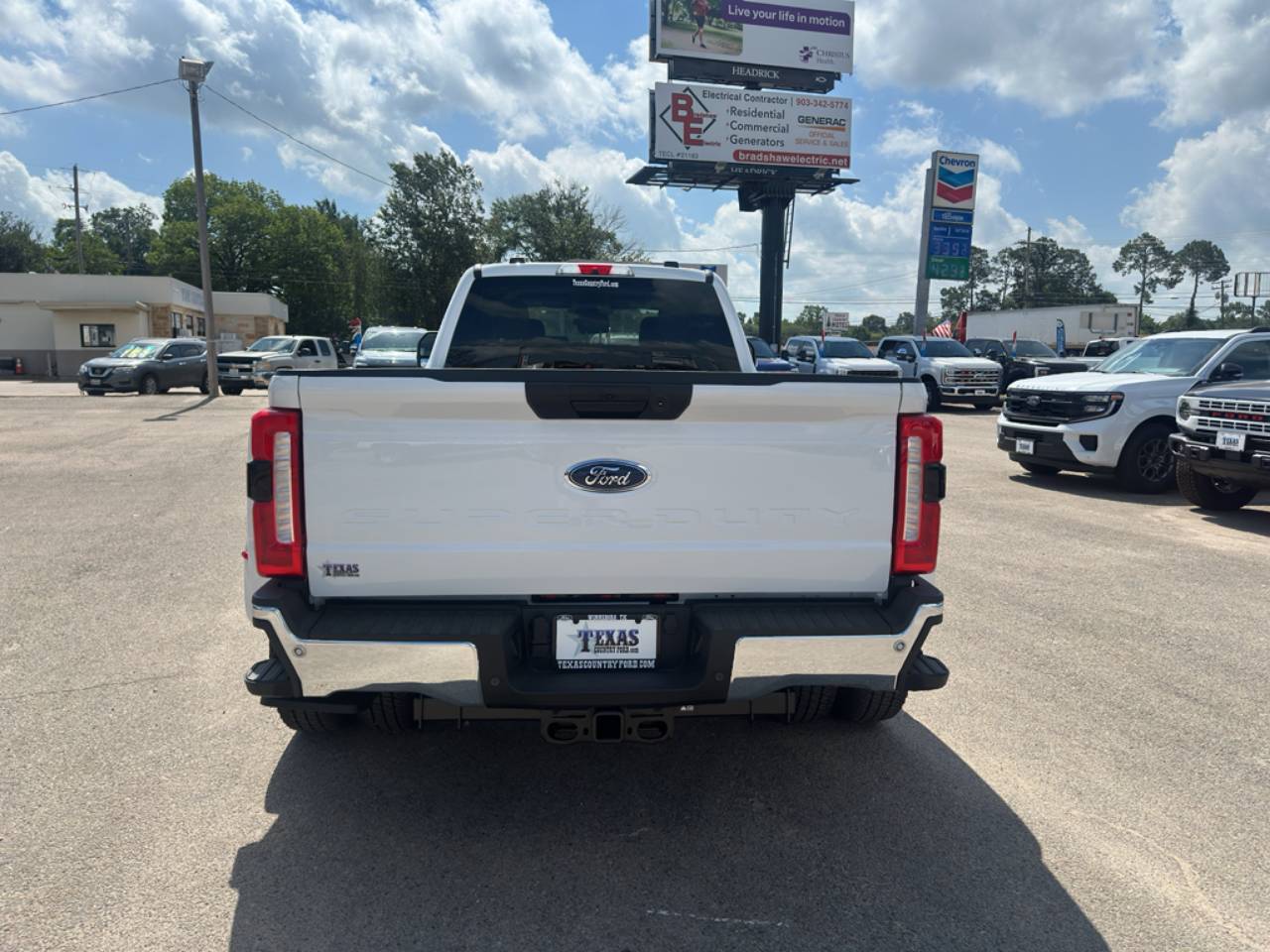 2026 Ford F-350 Super Duty XLT - Photo 6
