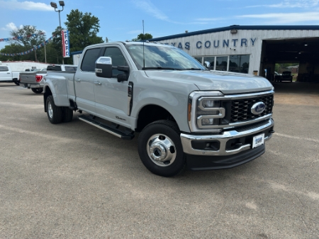 2026 Ford Super Duty F-350 DRW LARIAT