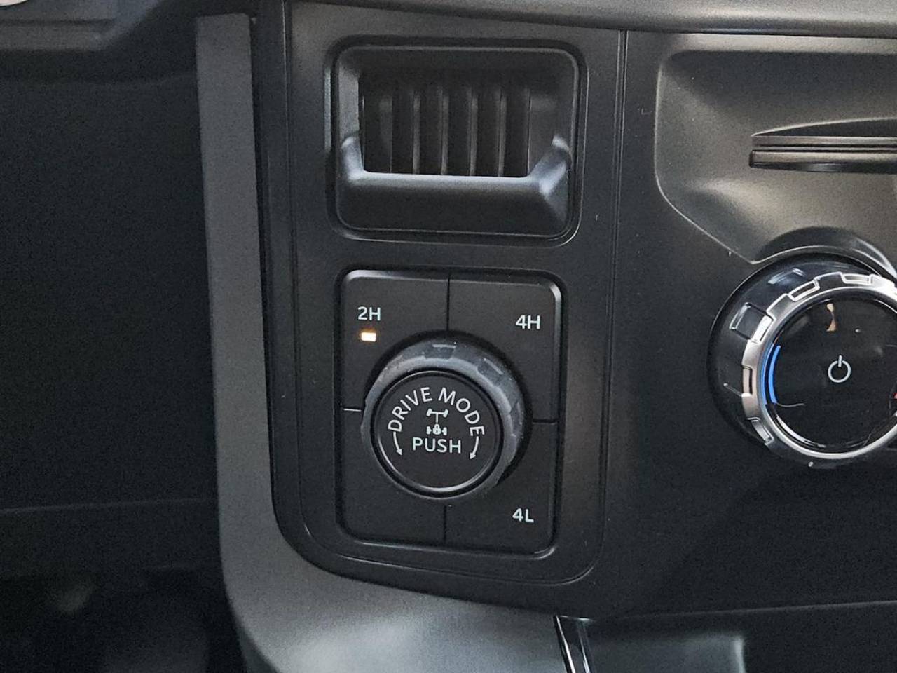 2026 Ford F-150 XLT - Photo 18