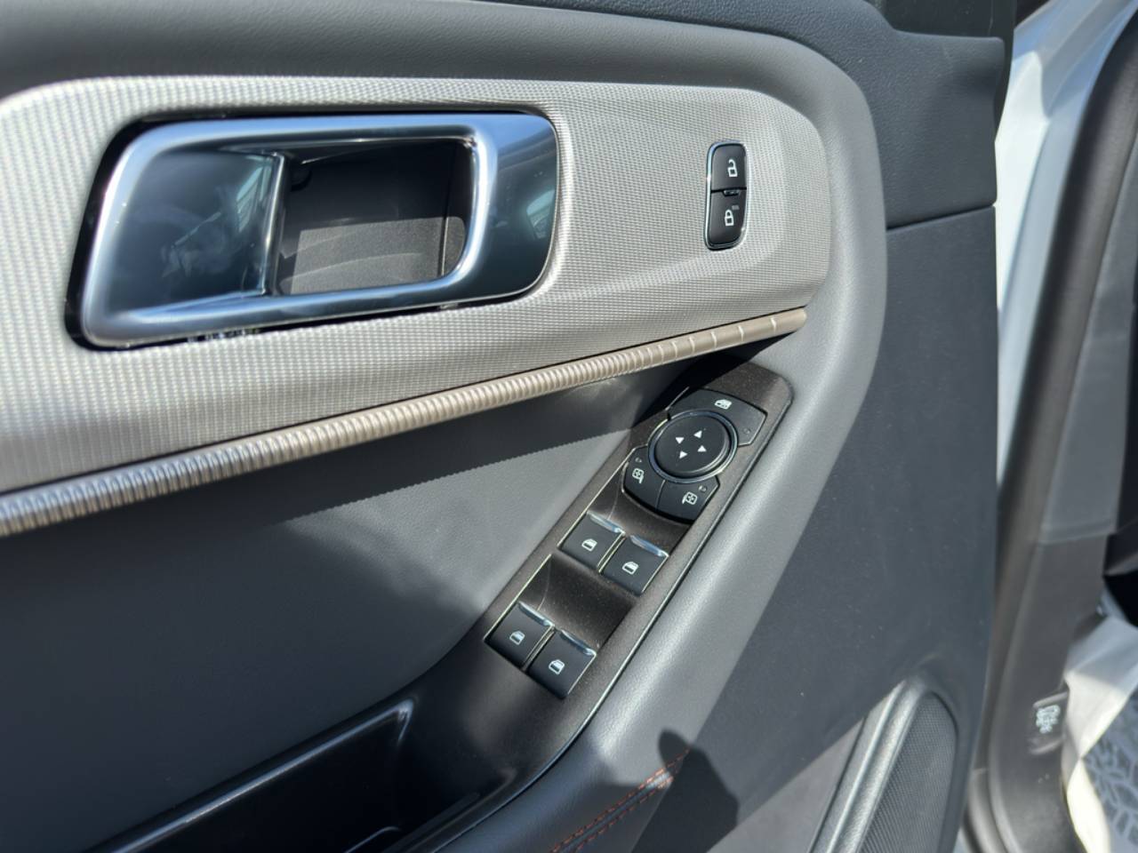 2026 Ford Explorer Active - Photo 11