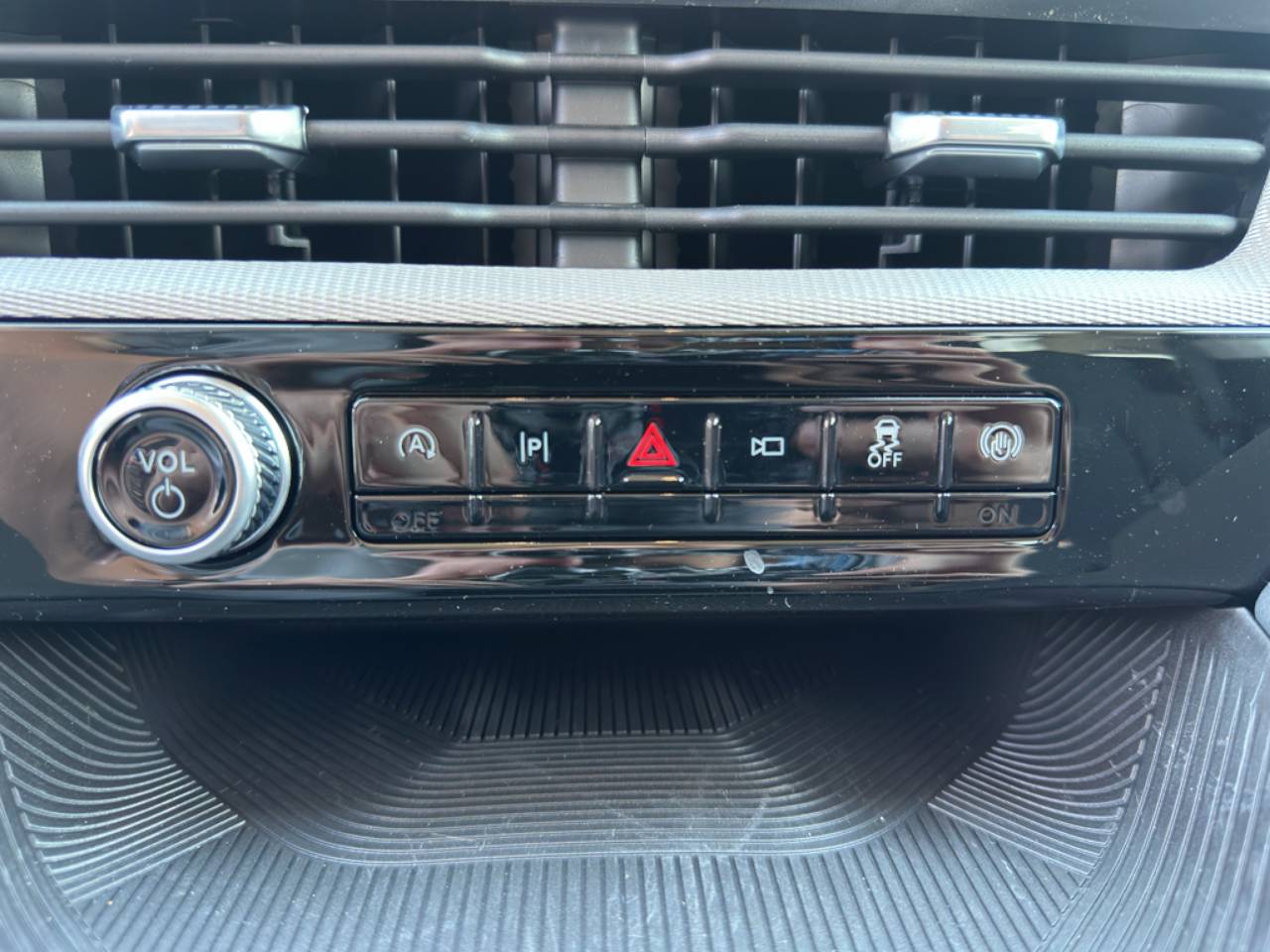 2026 Ford Explorer Active - Photo 21