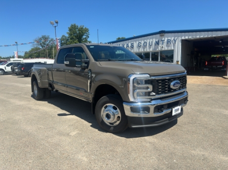 2026 Ford Super Duty F-350 DRW LARIAT