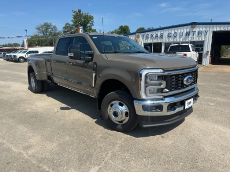 2026 Ford Super Duty F-350 DRW LARIAT