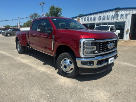 2026 Ford Super Duty F-350 DRW LARIAT