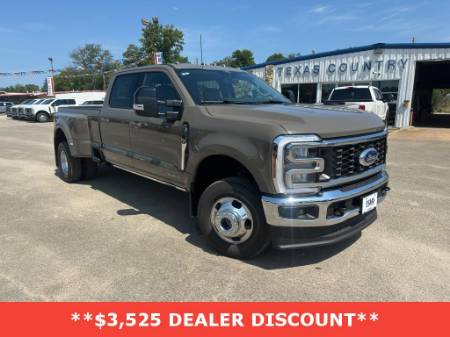 2026 Ford Super Duty F-350 DRW LARIAT