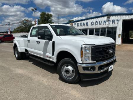 2027 Ford Super Duty F-350 DRW XL