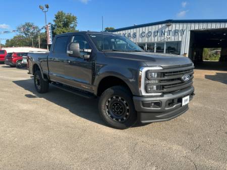 2027 Ford Super Duty F-350 SRW XLT