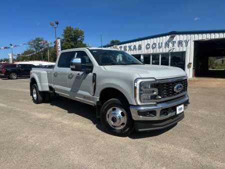 2026 Ford Super Duty F-350 DRW LARIAT