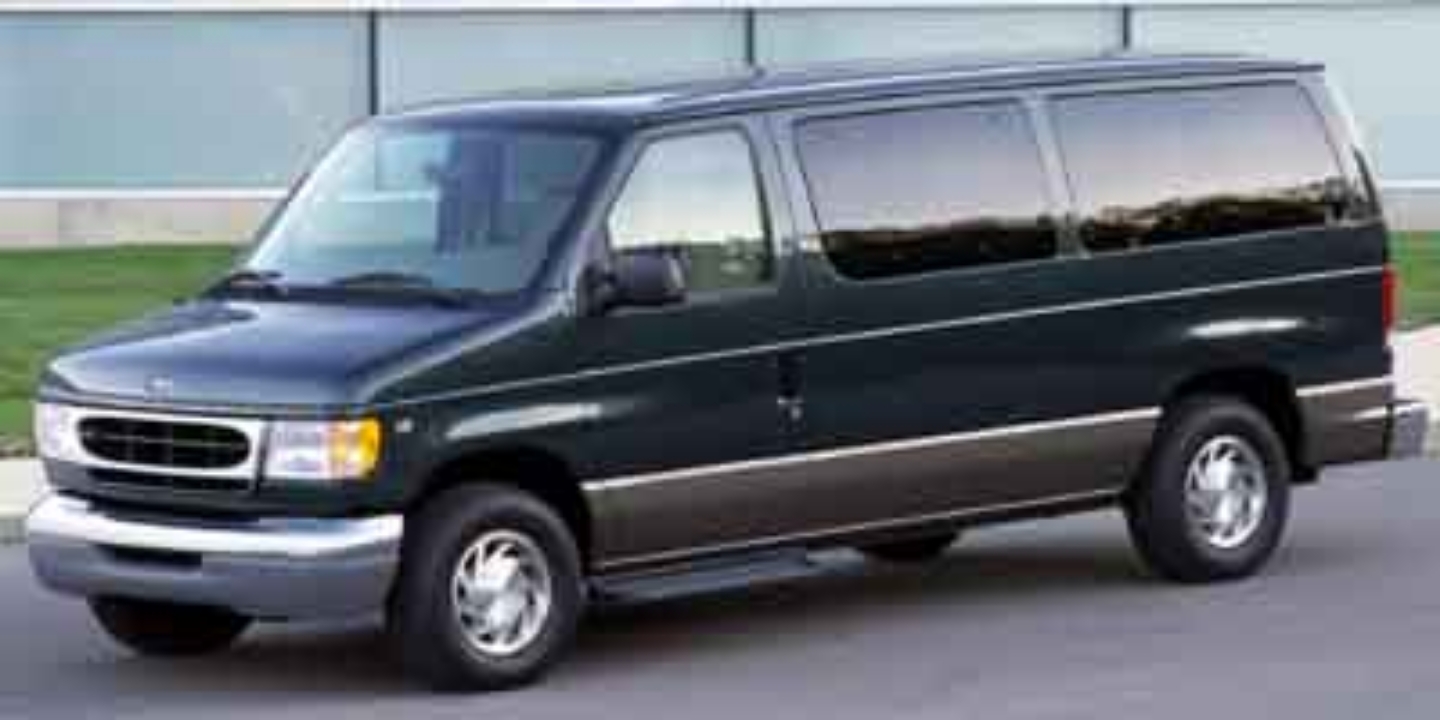 2002 Ford Econoline Wagon XL