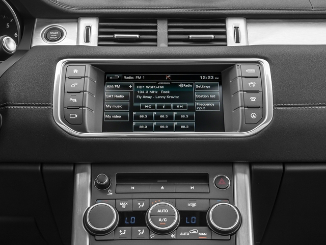 2017 Land Rover Range Rover Evoque SE photo 9